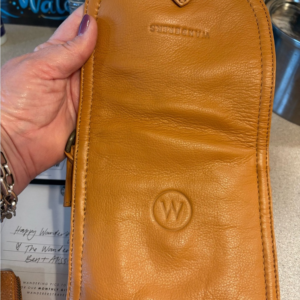Wanderers Tan Leather Crossbody Bag and Coin Pouch - Picture 6 of 9